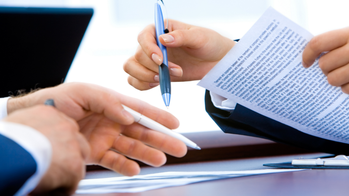 Contratos Empresariais: Definição e Características.